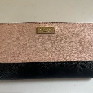 Kate Spade New York Laurel Way Stacy Saffiano Leather Wallet-Black & Warm Beige